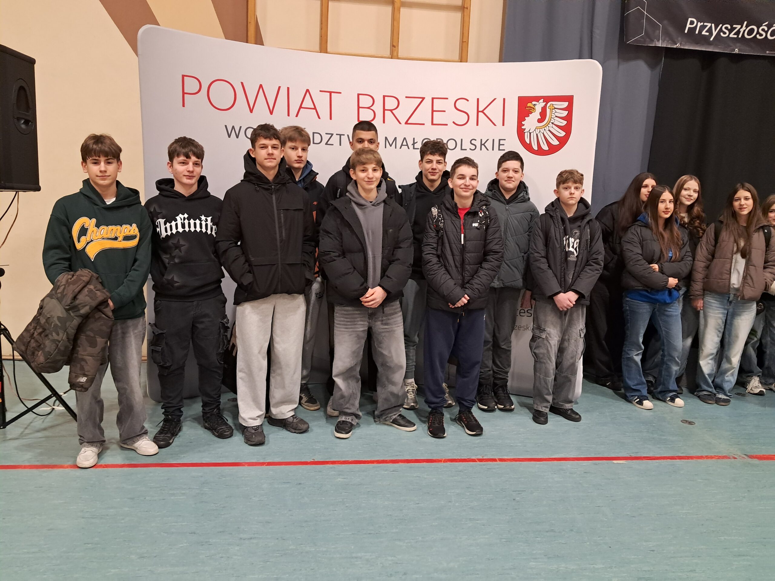 Uczniowie klasy ósmej na Powiatowych Targach Edukacyjnych w Brzesku